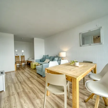 - Haus P, App 0p0504 *